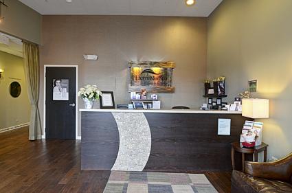 Eterna Front Desk
